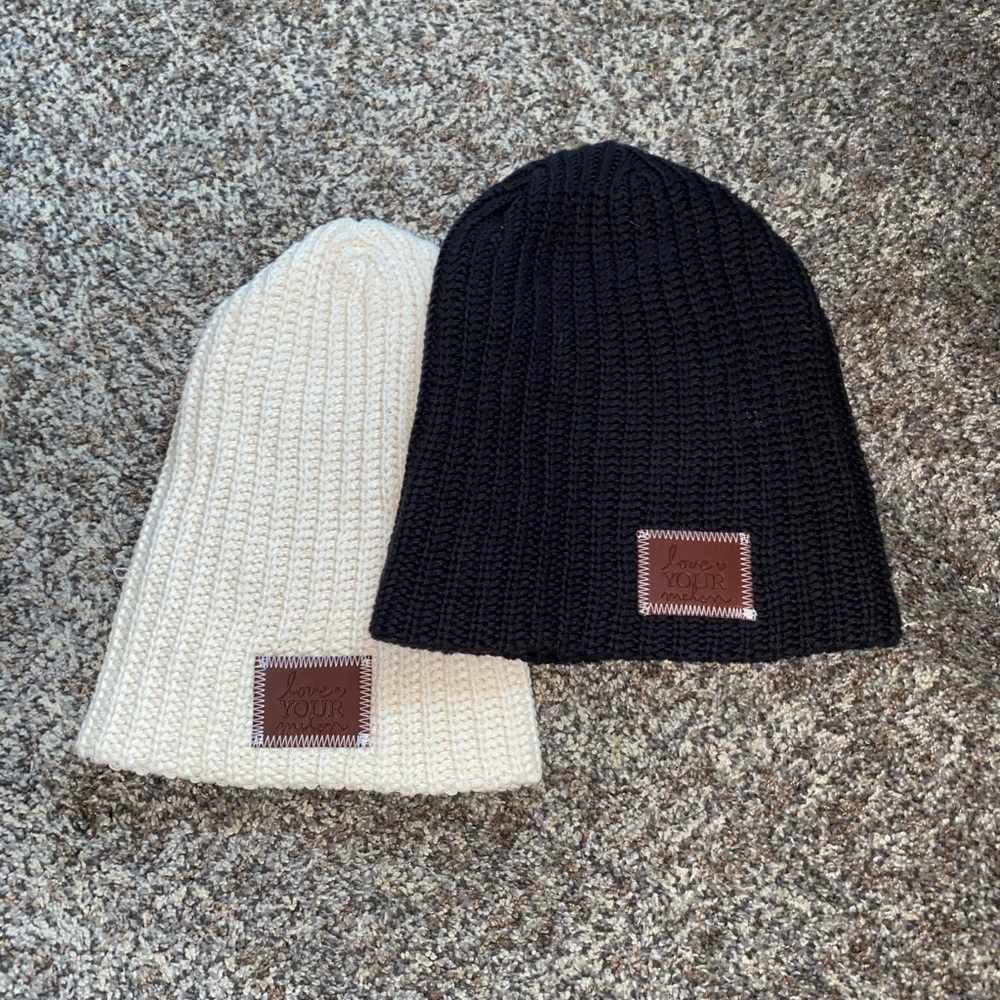 ‼️Two‼️ Love Your Melon Adult Beanies - EUC 👏🏻